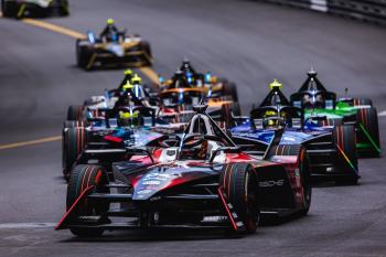 Pembalap Jerman, Wehrlein dan GÃ¼nther menang di Hankook iON Race melawan panasnya Indonesia